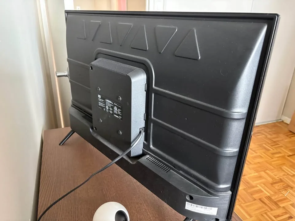 TCL 32 HD LED Roku Smart TV, 32S331-CA image indicator(4)