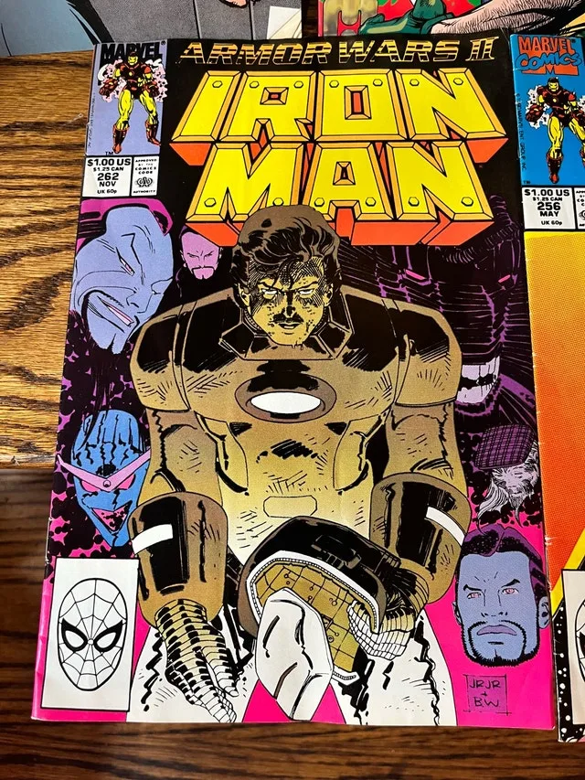 Comic Books Lot DC Marvel Dark Horse image indicator(2)