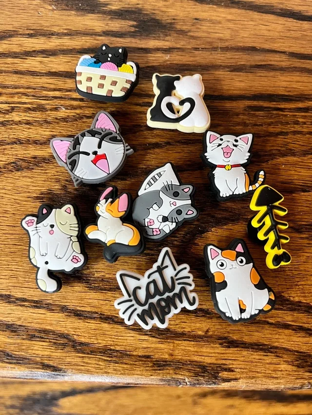 Cute cat croc jewels