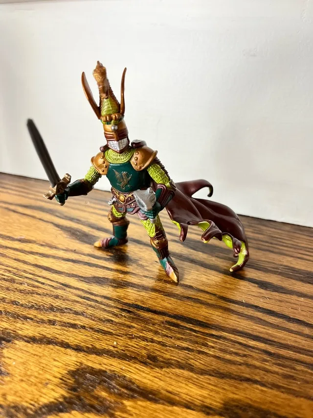 Papo Medieval Era Green Weapon Master DRAGON KNIGHT Figurine