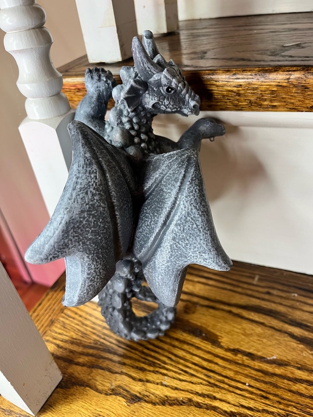 Wall hanging Dragon Statue