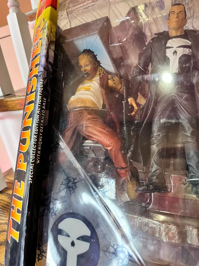 Marvel Select Punisher Action Figure image indicator(4)