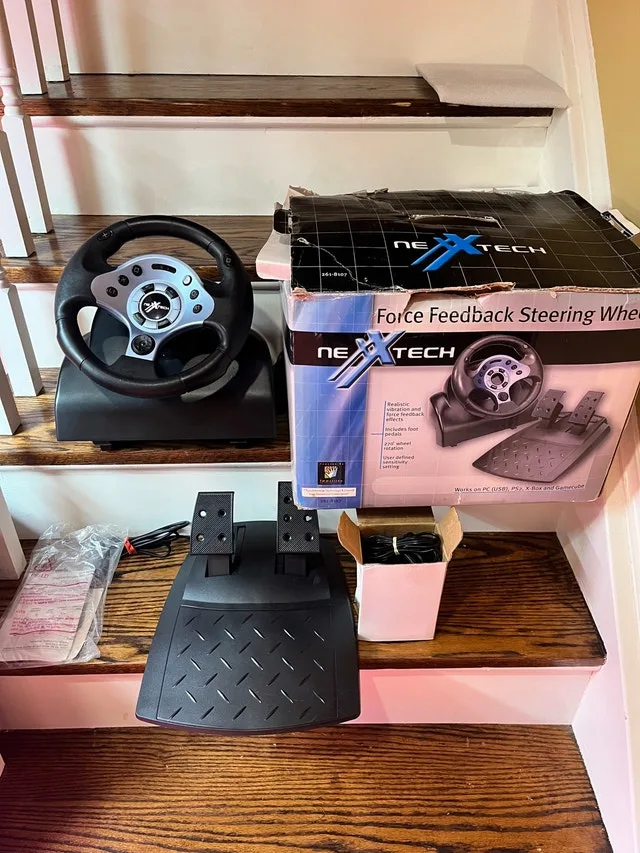 Nexxtech force feedback wheel for pc, xbox, ps2 and gamecube