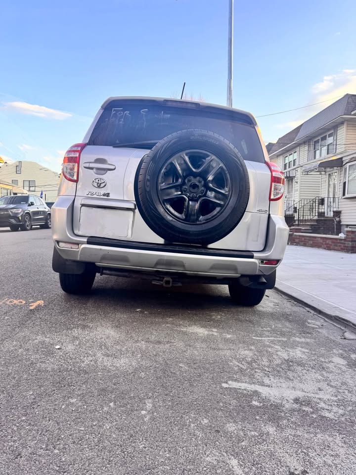 2012 Toyota RAV4 · Limited Sport Utility 4D - photo 2