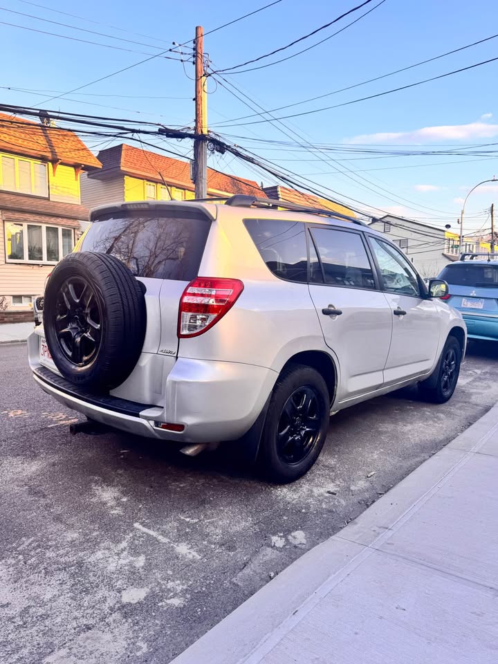 2012 Toyota RAV4 · Limited Sport Utility 4D - photo 3