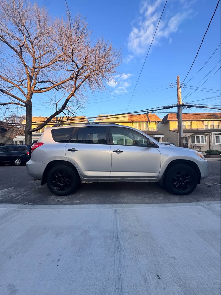 2012 Toyota RAV4 · Limited Sport Utility 4D - photo 4