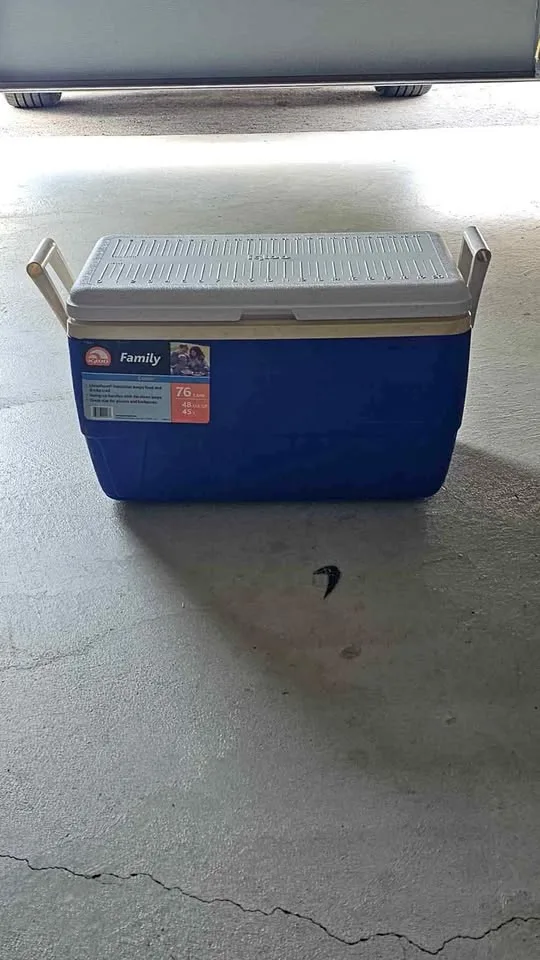 Igloo Super Tough STX-72 70-Quart Cooler