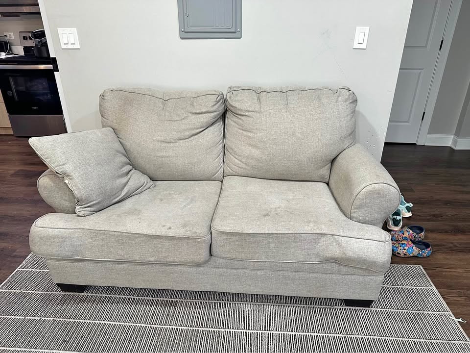 Love seat for free