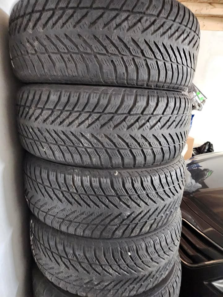 195 55 15 - Full set of 4 Snow Tires with Rims - 5 Bolt Pattern