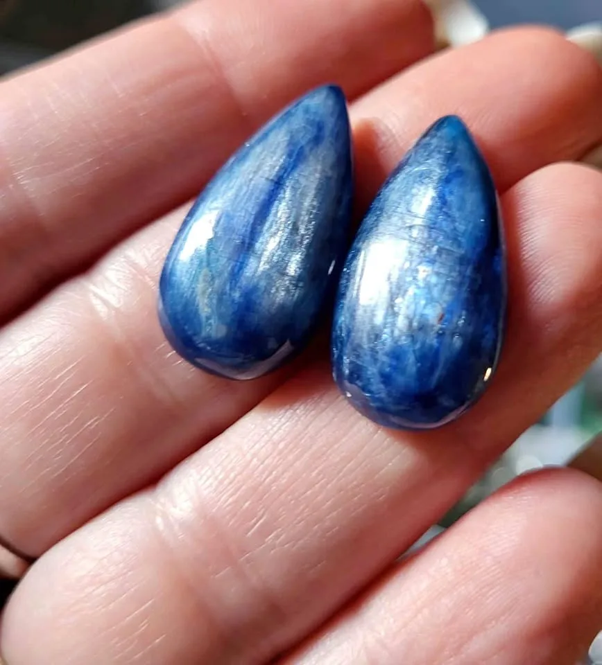 Crystals - Blue Kyanite Cabochons thumbnail