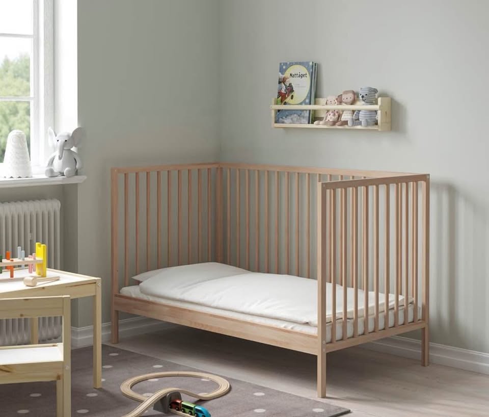 Ikea Crib with 2 Mattress - photo 2