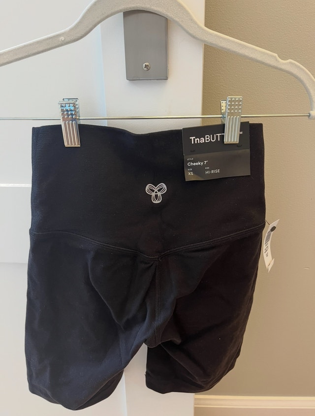 Aritzia biker shorts