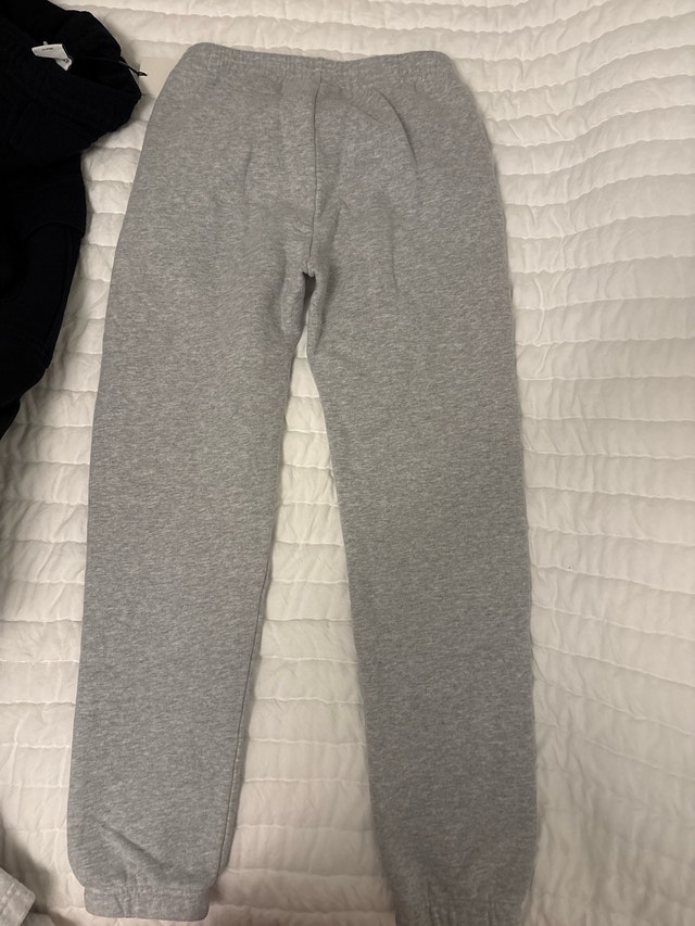 Aritzia sweatpants - photo 2