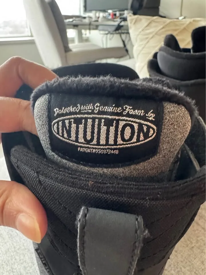 Ride Women’s Snowboard Boots Size 7 (Broken laces but repairable image indicator(6)