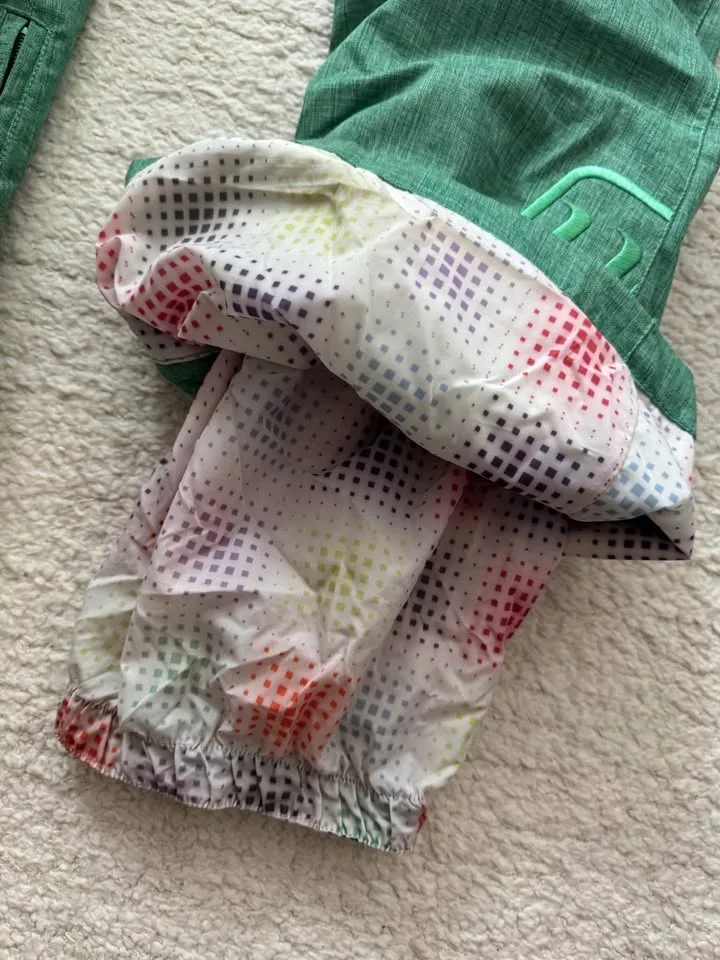 Women’s snow pants. Eleven brand. Size small. image indicator(6)