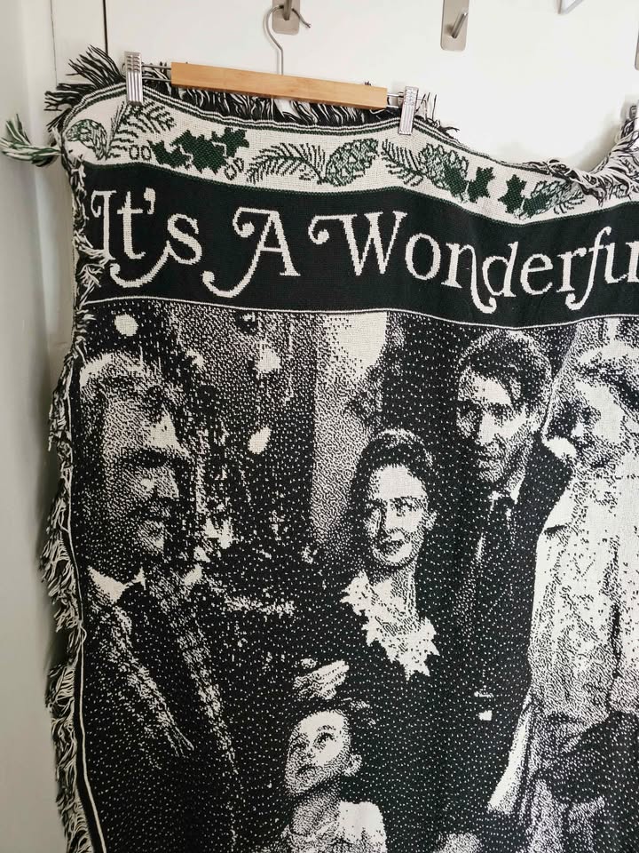 Vintage Christmas It's a Wonderful Life Tapestry - photo 2