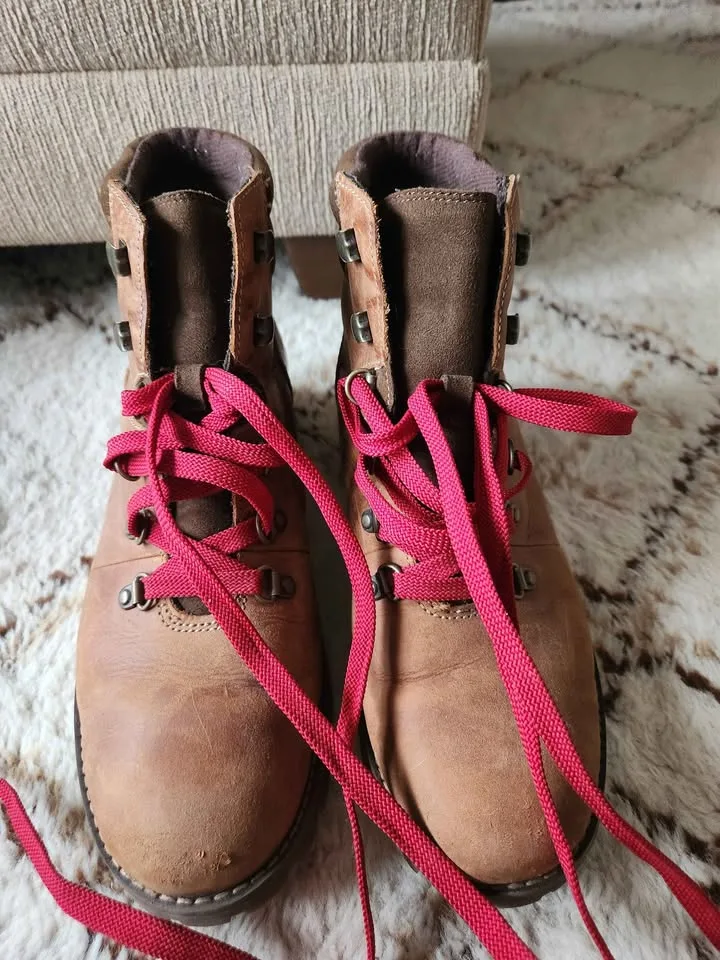 Women's Timberland Boots image indicator(2)