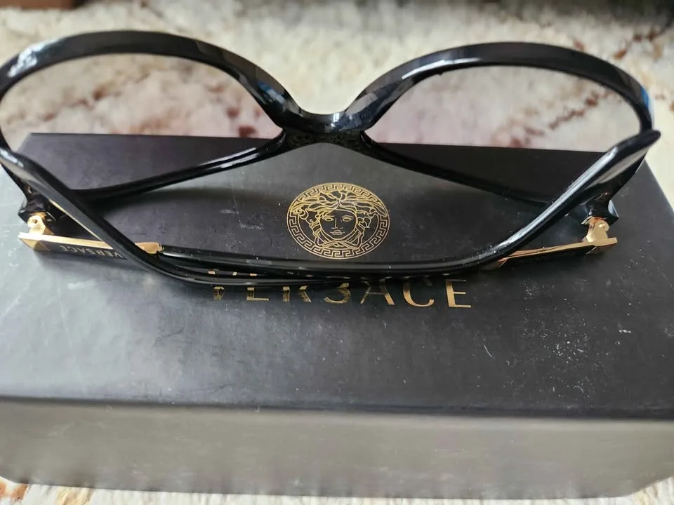 Brand New Versace Women's Sunglasses image indicator(5)