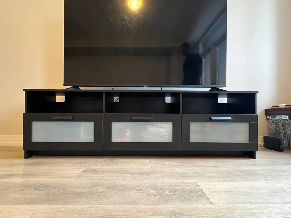 LG 65” 4K UHD Smart TV – Model 65UT7570PUB image indicator(2)