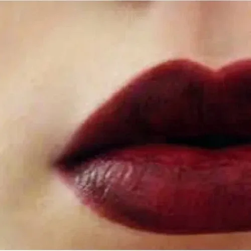 BNIP Revlon Super Lustrous Cream Lipstick in Black Cherry (#477) image indicator(4)