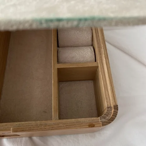 Umbra Jewelry Storage With Mirror image indicator(6)