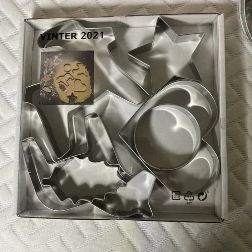 IKEA Metal cookie cutters. Both Vinter 2021 image indicator(2)