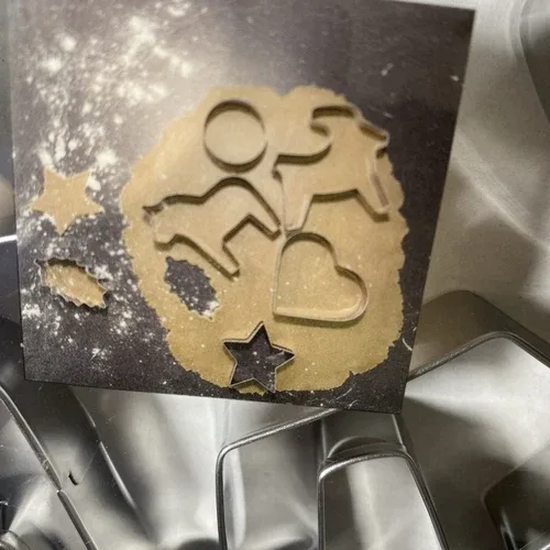 IKEA Metal cookie cutters. Both Vinter 2021 image indicator(4)