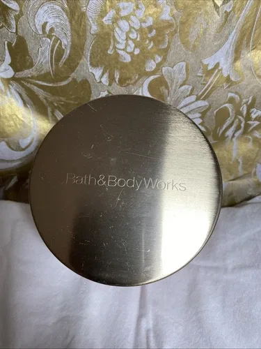 BATH & BODY WORKS TIS THE SEASON CANDLE 14.5oz image indicator(2)