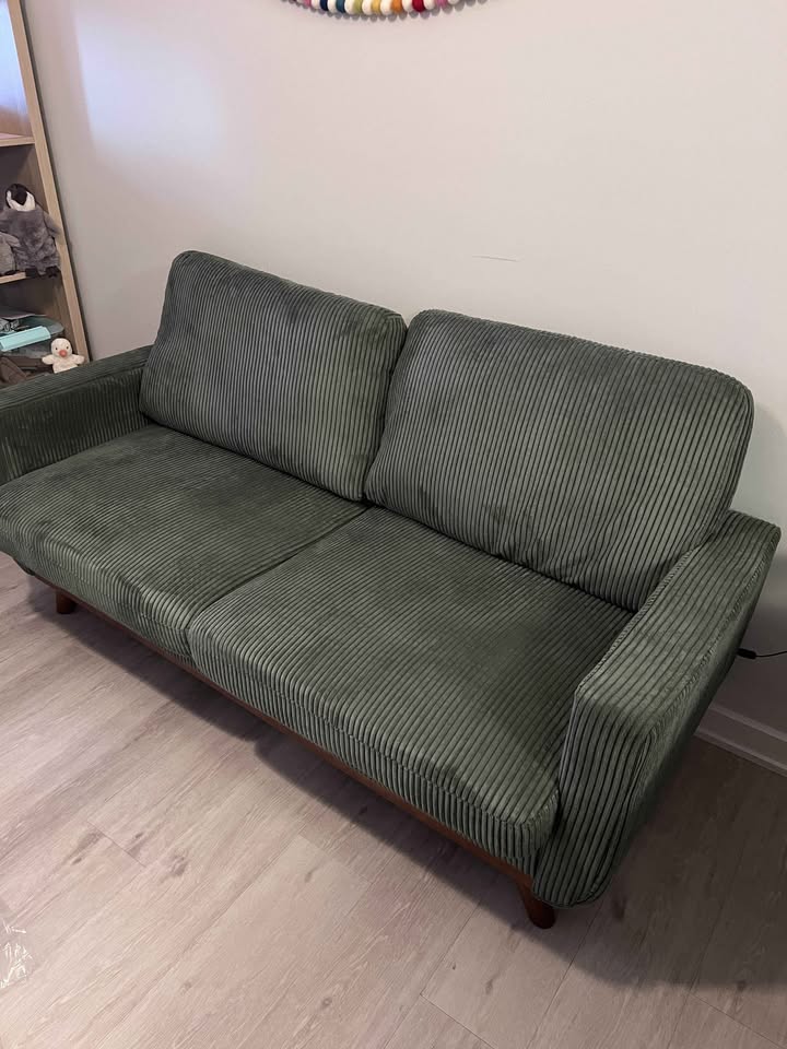 Green Couch - Like New - photo 3