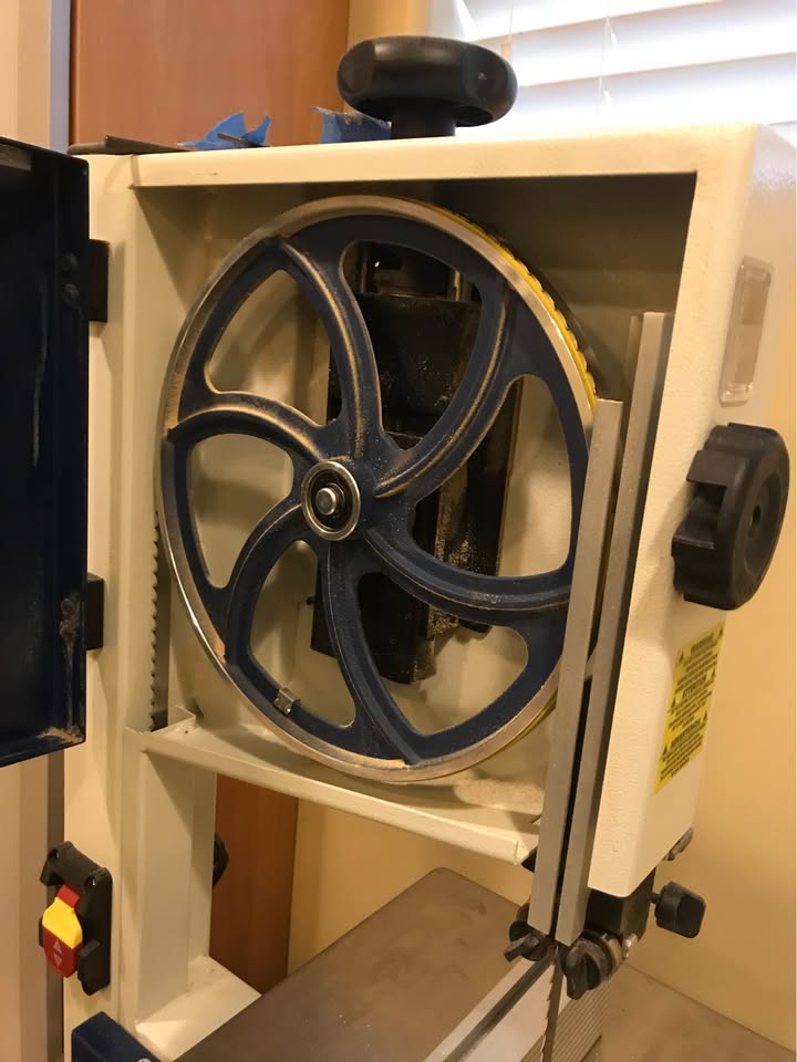 Rikon 10 Deluxe Bandsaw (Model 10-3061) - photo 3