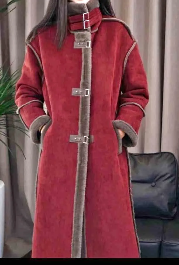 Luxury Reimagined: Fall/Winter Fur Coats thumbnail