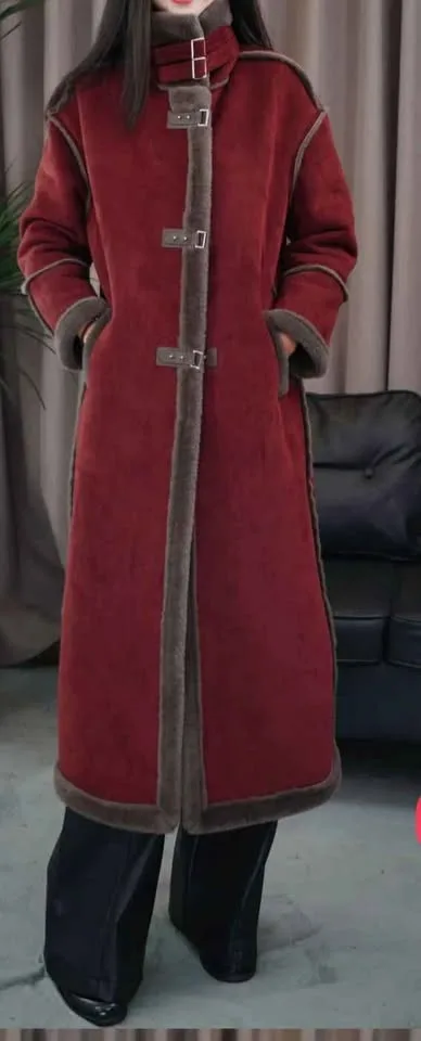 Luxury Reimagined: Fall/Winter Fur Coats image indicator(2)