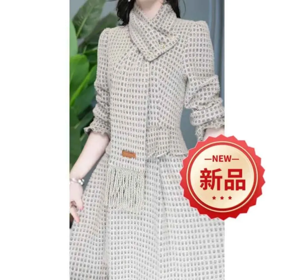 Fall/Winter Collection Almond White Sophistication image indicator(3)