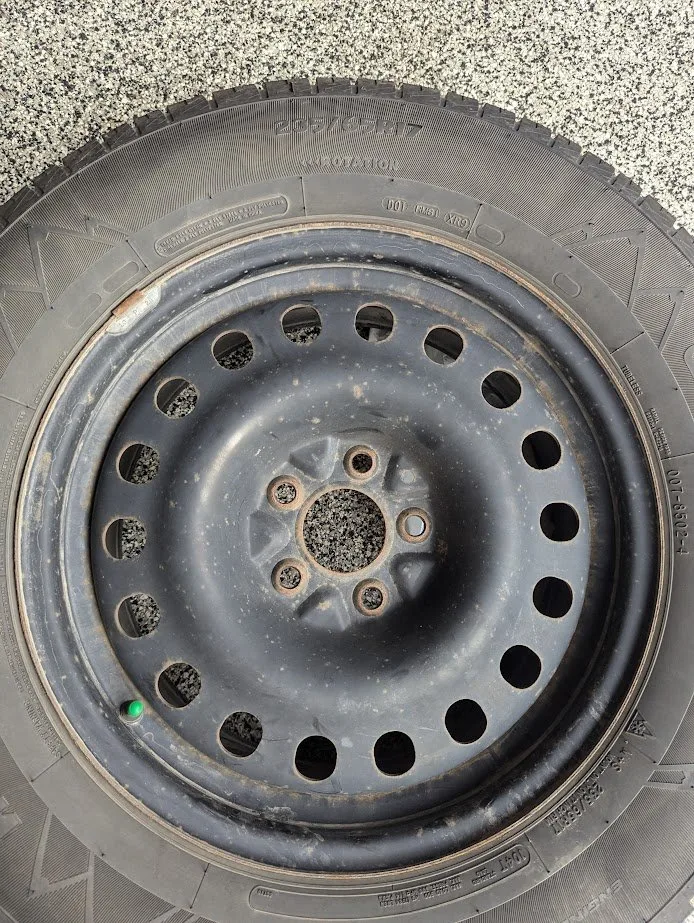 Motomaster Snow Winter Tires + Steels for sale image indicator(6)