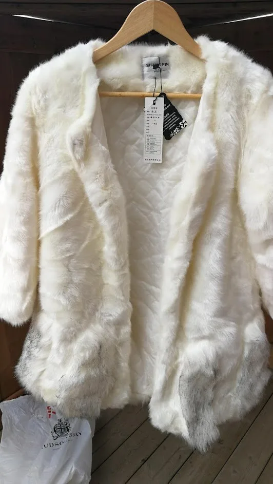 Luxury Fur CoatLuxury Fur Coat image indicator(7)