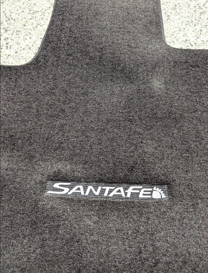 Brand New 2016 Hyundai Santa Fe FloorLiner image indicator(4)