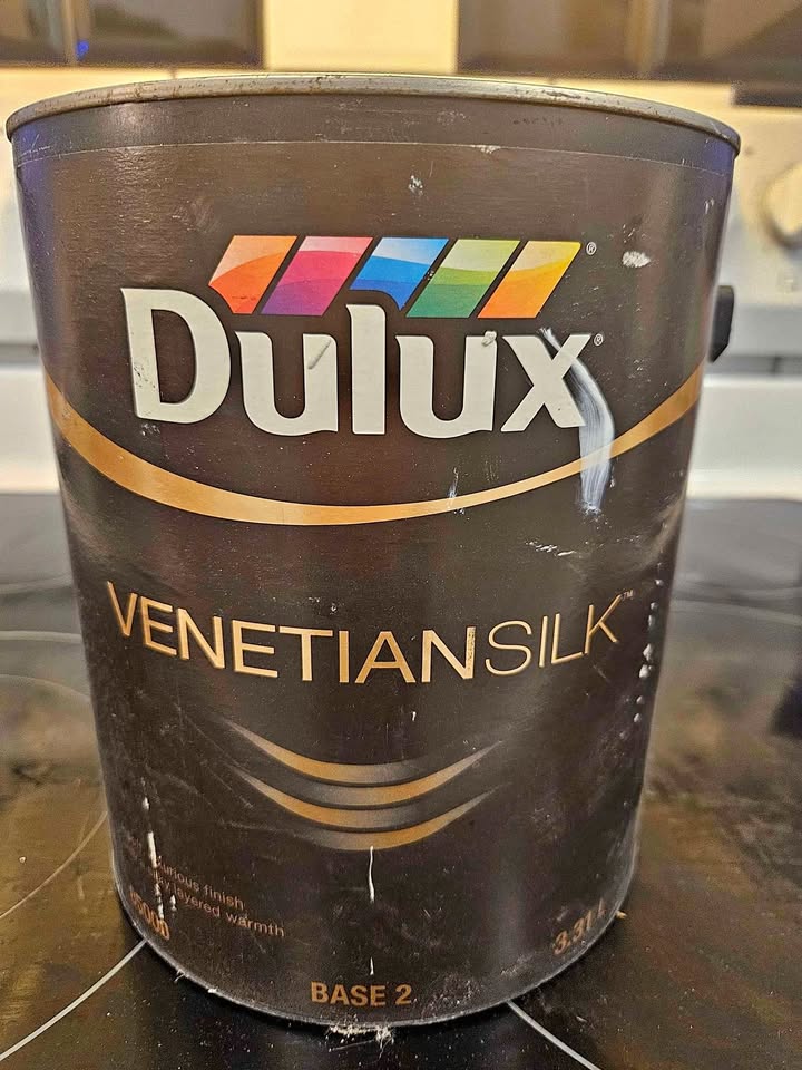 2 Gallons Dulux Venetian Silk Base 2