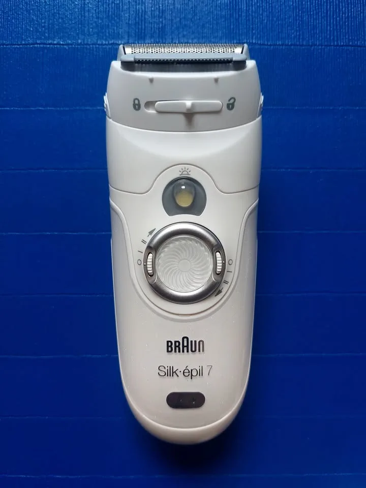 Braun Silk-épil 7 Epilator and Wet/Dry Shaver image indicator(3)