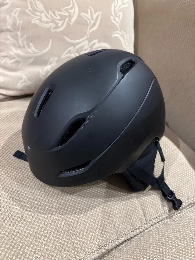 men’s medium giro ski helmet with new smith goggles image indicator(2)