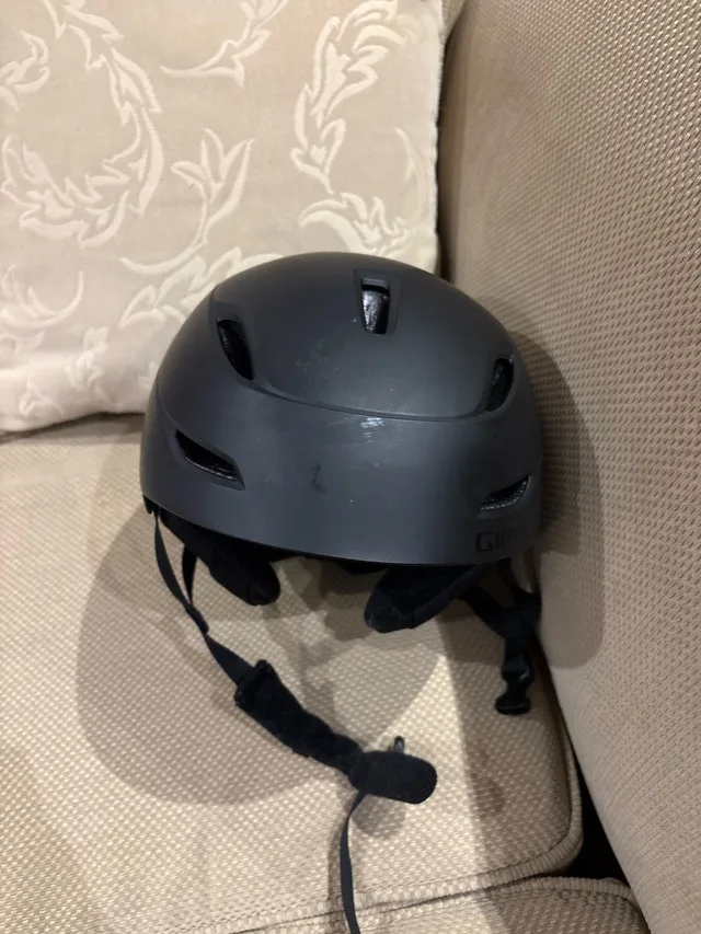 men’s medium giro ski helmet with new smith goggles image indicator(3)