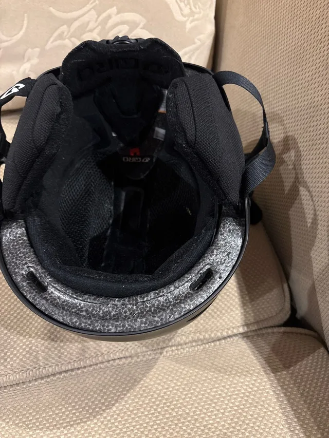 men’s medium giro ski helmet with new smith goggles image indicator(5)