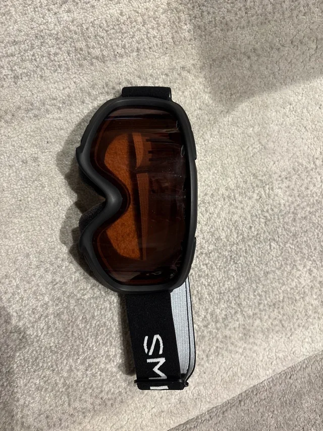 men’s medium giro ski helmet with new smith goggles image indicator(6)