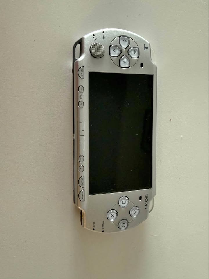 SONY PSP 2000 Pearl White Console only