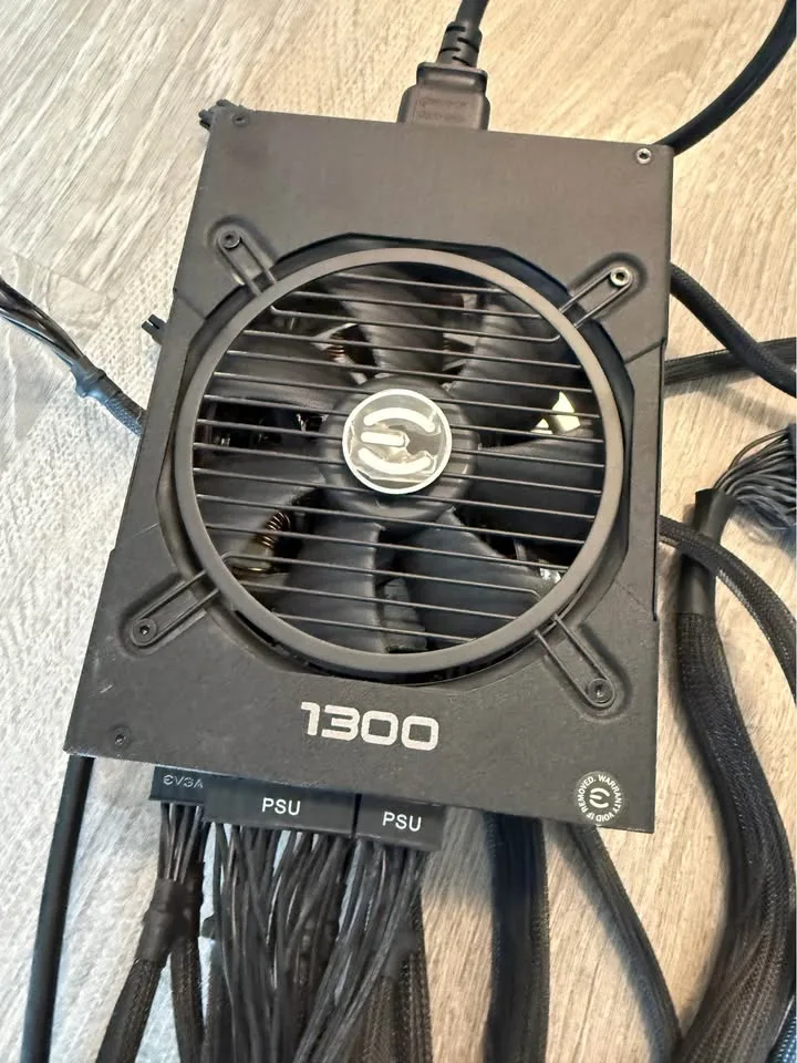 EVGA SuperNOVA 1300 G+ power supply unit (PSU) image indicator(2)