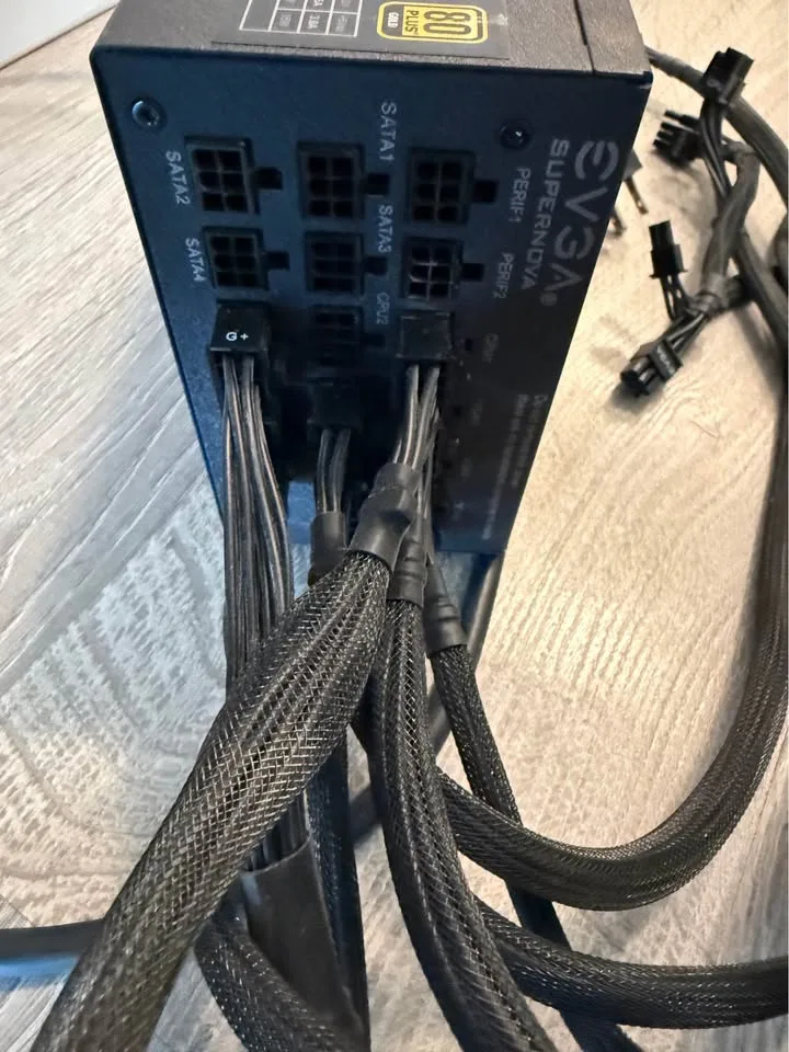 EVGA SuperNOVA 1300 G+ power supply unit (PSU) image indicator(6)