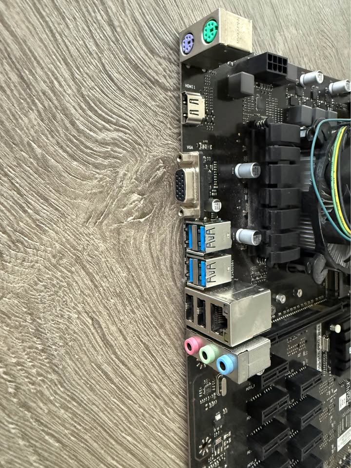 Motherboard with processor and memory - photo 2