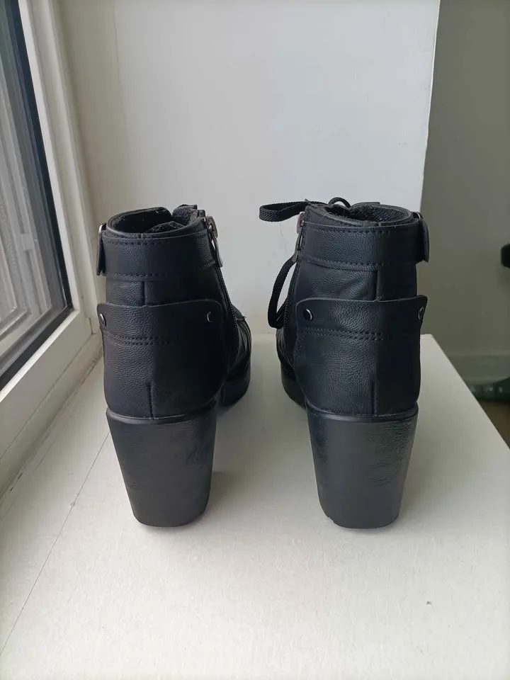 ‼️NEED GONE ASAP‼️Black Ankle Chunky Heeled Boots image indicator(3)