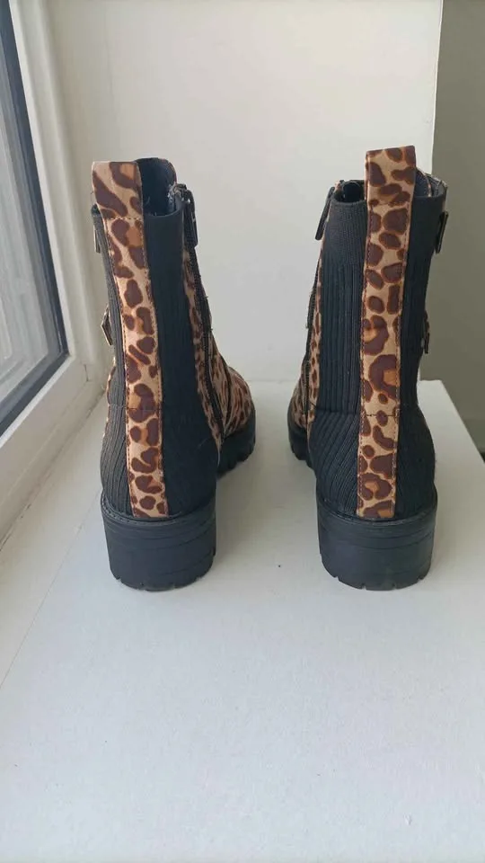 ‼️NEED GONE ASAP‼️Leopard Print Boots image indicator(3)