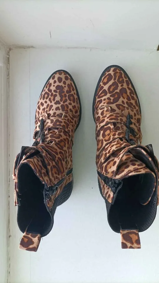 ‼️NEED GONE ASAP‼️Leopard Print Boots image indicator(6)