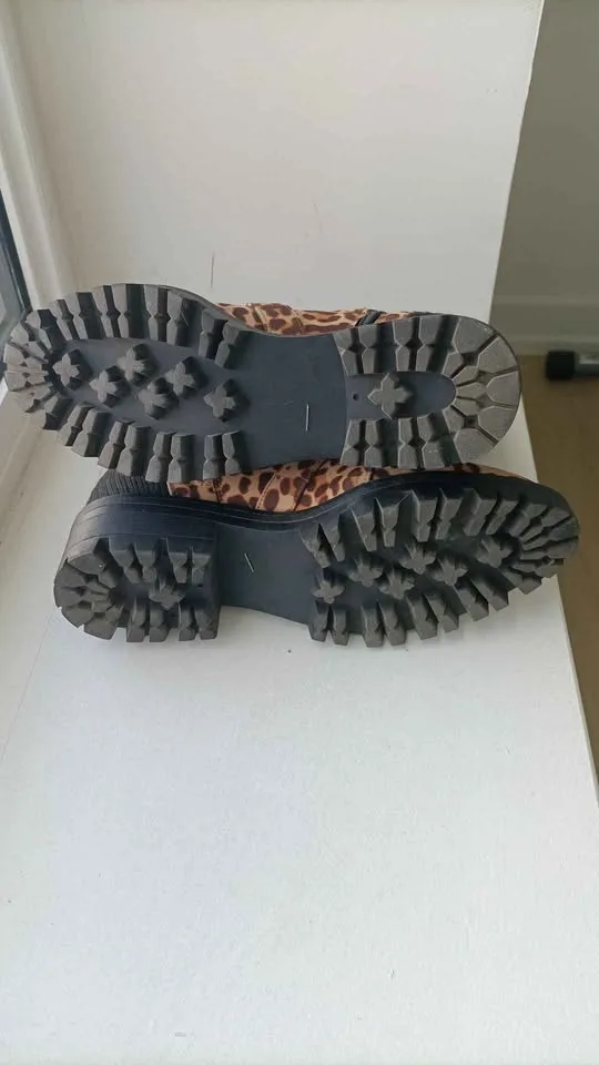 ‼️NEED GONE ASAP‼️Leopard Print Boots image indicator(7)